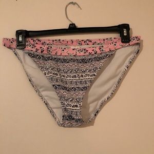 Print bathing suit bottoms